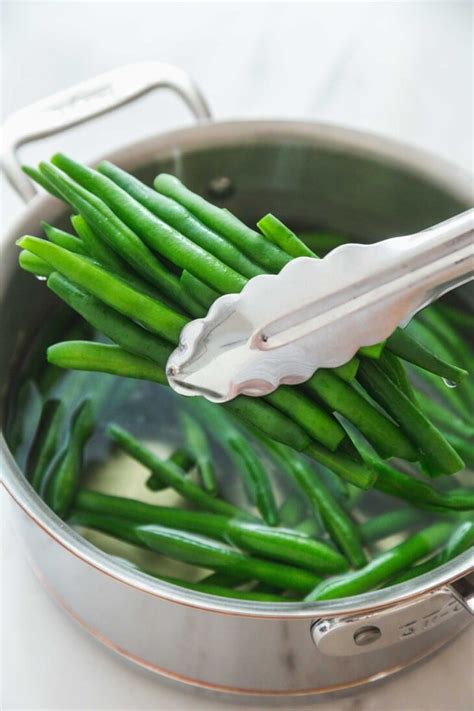 How long does it take to cook green beans?